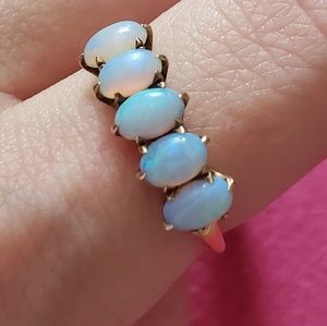 💎 14k Yellow Gold & Opal Ring